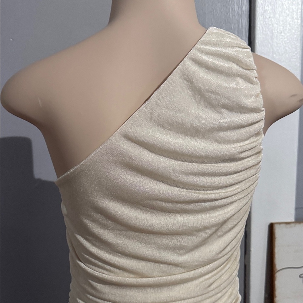Elegant Cream One-Shoulder Dress - Picture 8 of 11